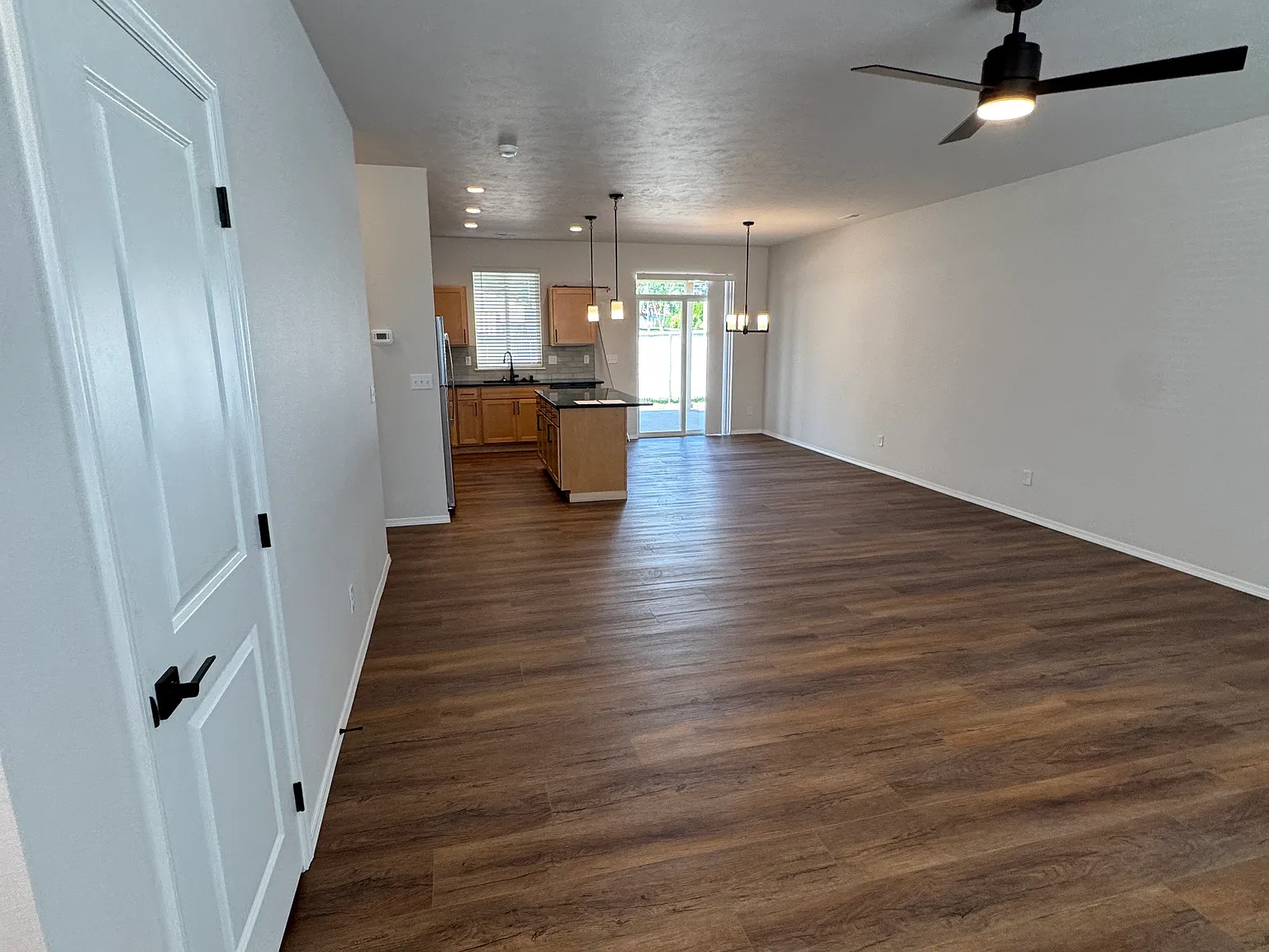 3 bed, 1500 sqft, $2,595 — Photo 3