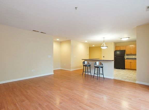 5th image of 17 E Hattendorf Ave Unit 207