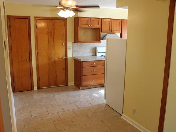 5th image of 2909 Abigail Dr APT 2