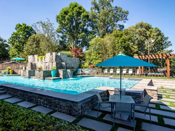 Barrington Hills Apartments