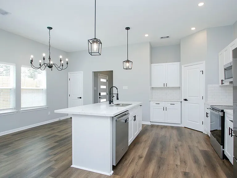 4337 Faulkner St — Photo 8