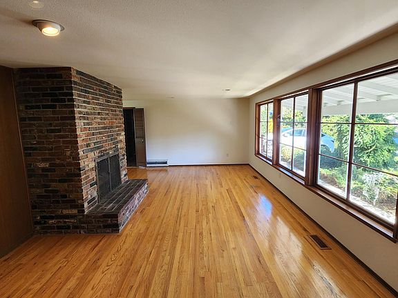 5th image of 307 130th Ave SE
