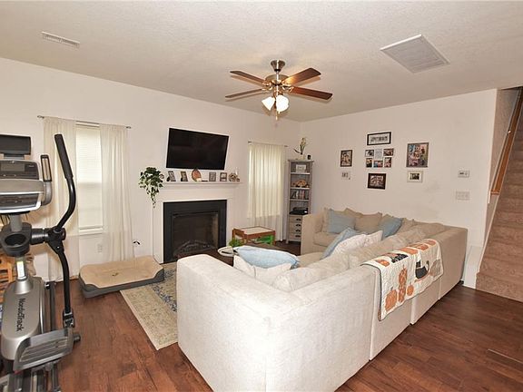 4th image of 1404 Laurel Ave