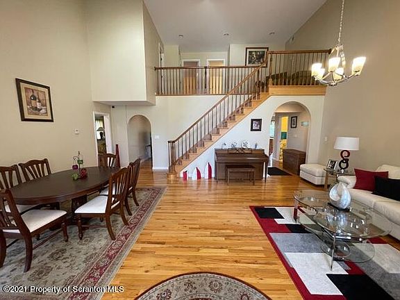 5th image of 925 Katherine Dr