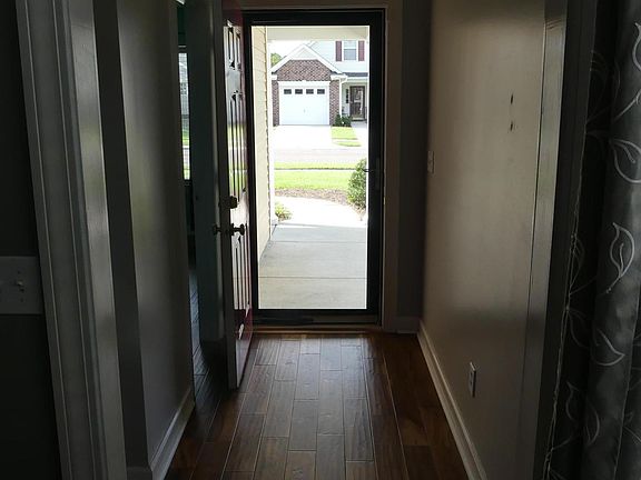 3rd image of 203 Garden Grove Dr