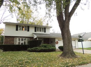 2205 E 32nd St, Davenport, IA 52807