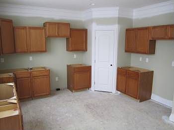 3rd image of 124 Andiron Dr