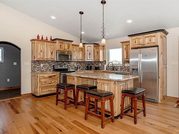 4th image of 22133 Saddle Rd