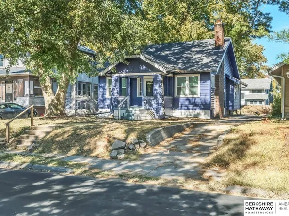 2564 Crown Point Ave, Omaha, NE 68111