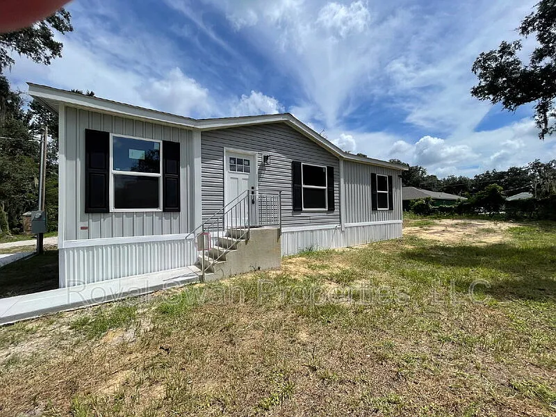 3 bed, 2.0 bath, 1053 sqft, $1,750 — Photo 2