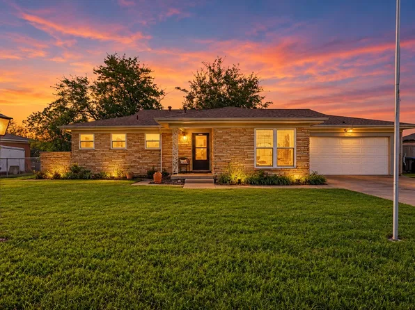 6115 Overlake Dr, Fort Worth, TX 76135
