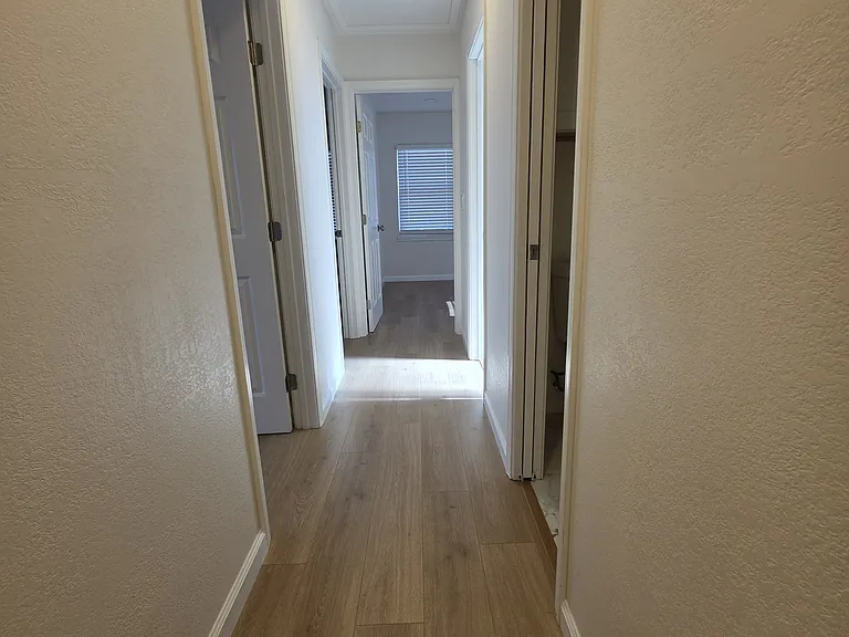 1086 Mersey Ave — Photo 17