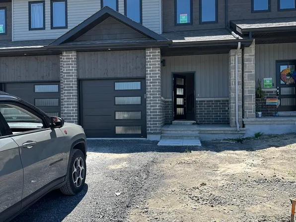 98 Morgan Clouthier Way N, Arnprior, ON K7S 0H9