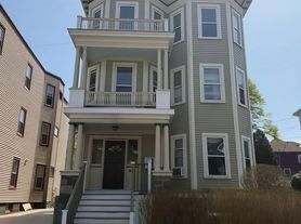 33 Dix St, Dorchester, MA