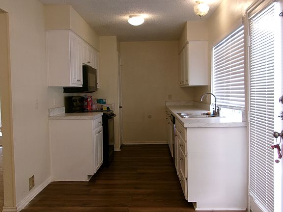 3rd image of 3705 Greenhill Ln