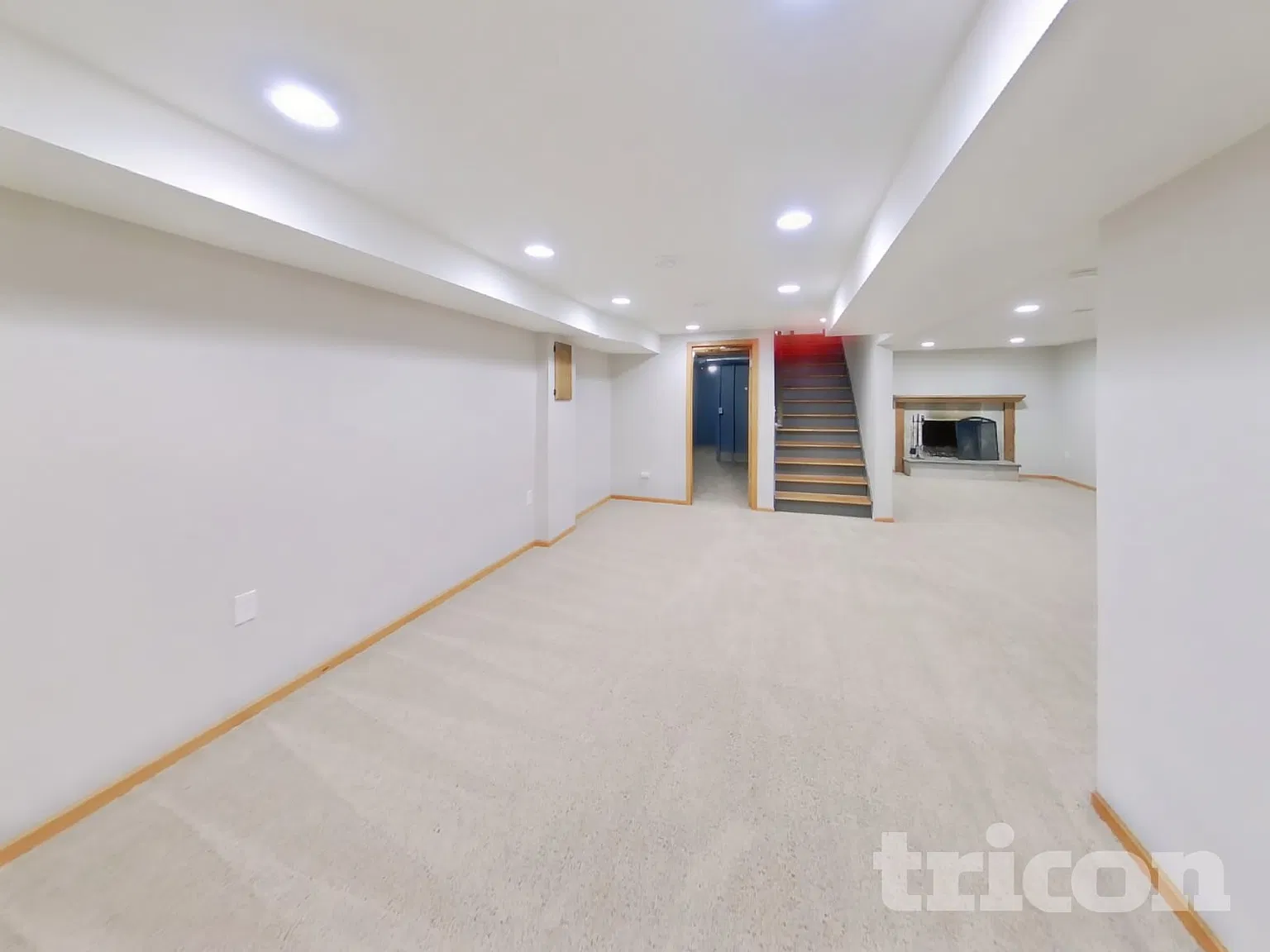 1465 Crest Dr Chaska MN — Photo 2