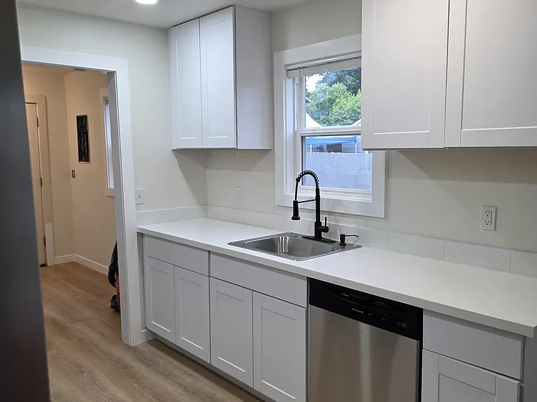 2326 SE 152nd Ave — Photo 2