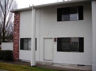 2215 Poplar Dr APT 3, Medford, OR 97504