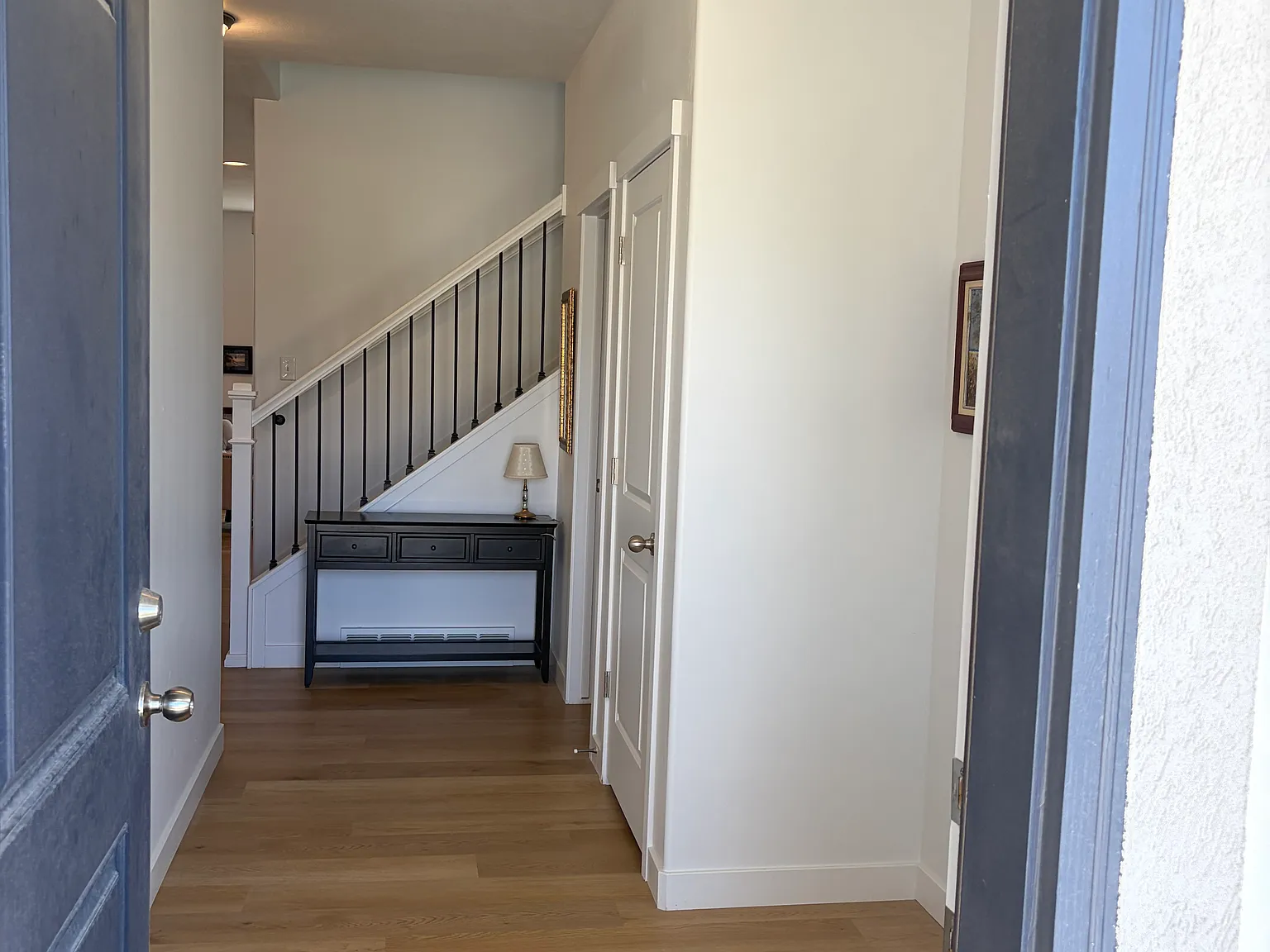 4 bed, 2.5 bath, 2378 sqft, $3,000 — Photo 2