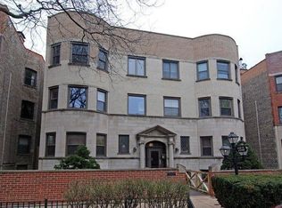 1042 W Byron St APT 3W, Chicago, IL 60613