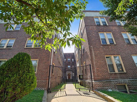 2nd image of 800 N Adams St APT 1C