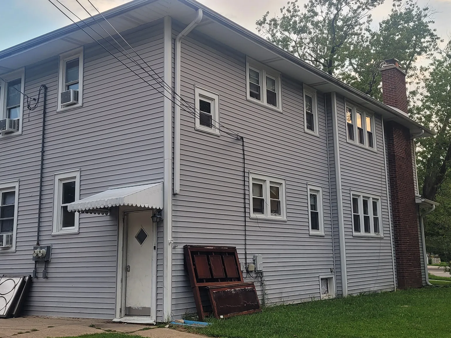 3 bed, 1100 sqft, $1,750 — Photo 2