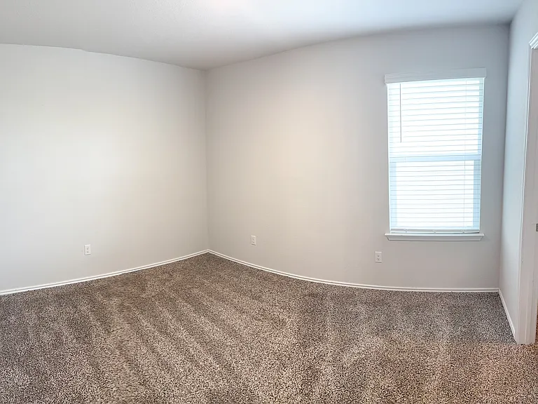 7307 Gilbert Dr — Photo 17