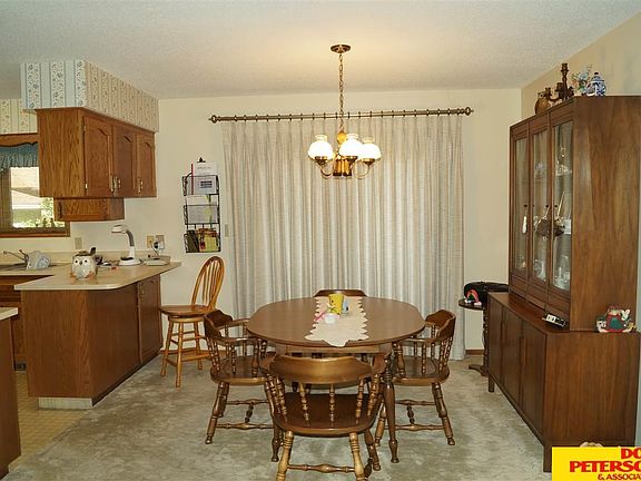3rd image of 2432 Parkview Dr