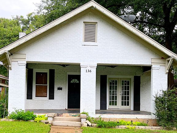 2nd image of 136 Robinson Pl