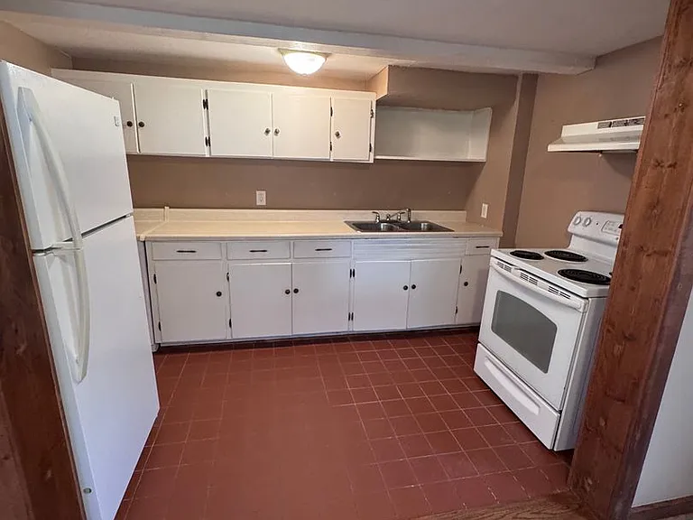 2116 Legrande Ave — Photo 5