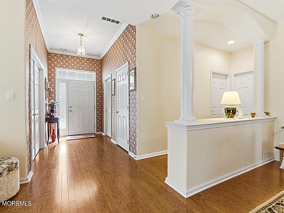 5th image of 99 Eleanor Road