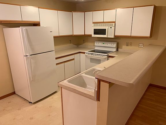 5th image of 3824 Creek Hill Dr