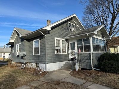 658 W Chestnut St, Freeport, IL, 61032