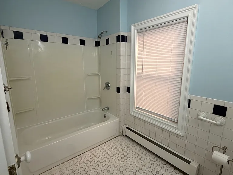 133 Sherman Ave — Photo 1