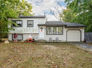 310 Fairmont Ave, Williamstown, NJ 08094
