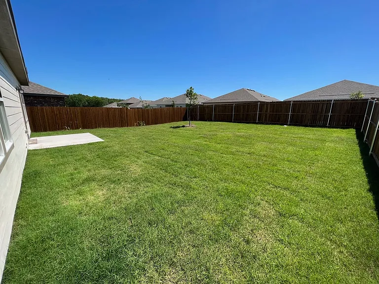 752 Richmond Dr — Photo 33