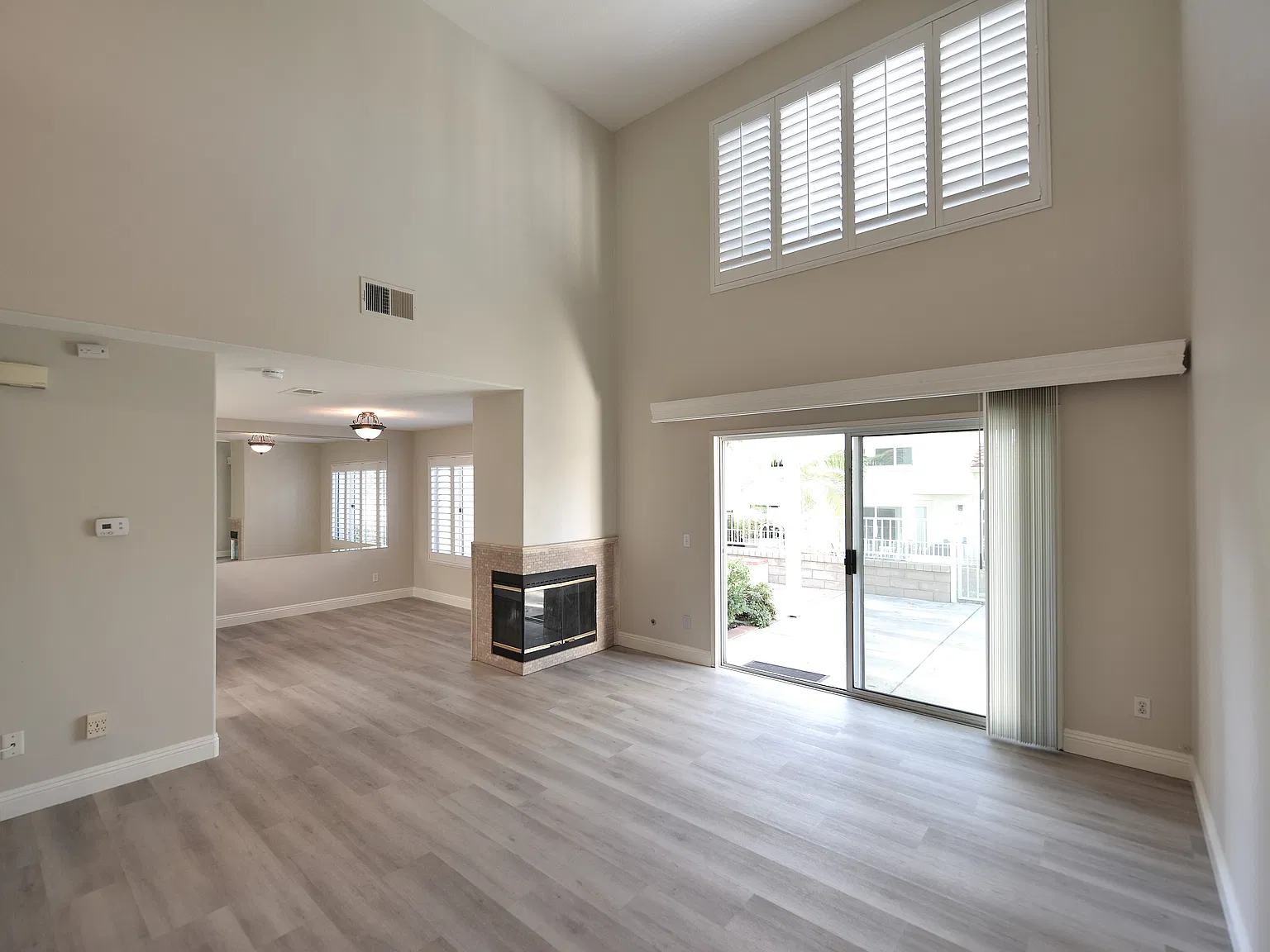 2 bed, 2.5 bath, 1509 sqft, $4,000 — Photo 3