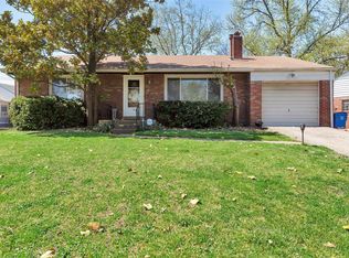 3 Santa Cruz Dr, Florissant, MO 63031