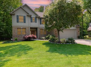 5211 Stone Ridge Dr, Midland, MI 48640