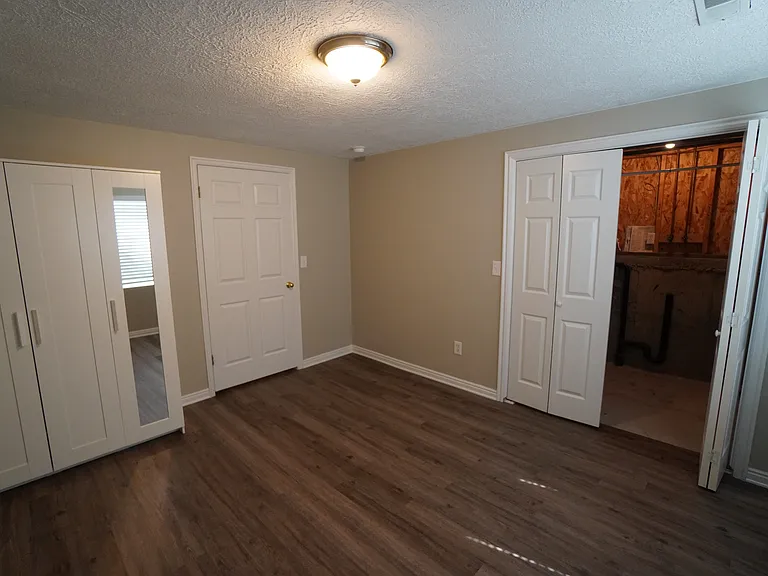 324 E 1100 N — Photo 38