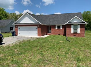500 Green Meadows Dr, Smithville, TN 37166