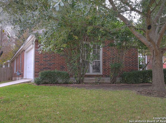 3rd image of 8802 Brae Crest Dr