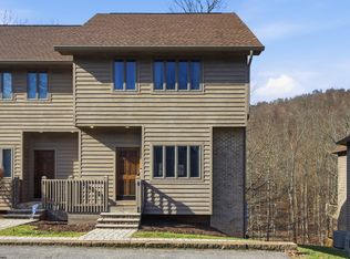 209 Aaron Smith Dr, Bridgeport, WV 26330