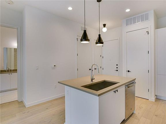 5th image of 800 Embassy Dr APT 413