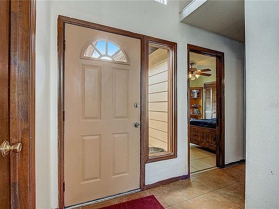 4th image of 203 S Bristol Cir