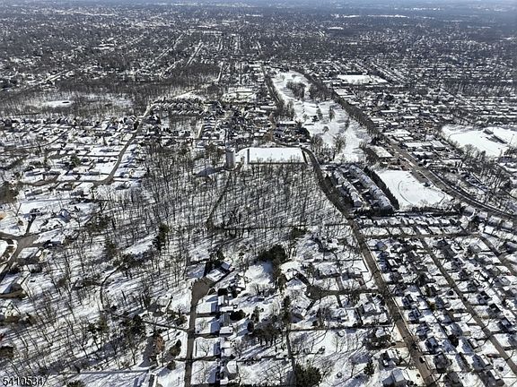 5th image of 401 Acacia Rd