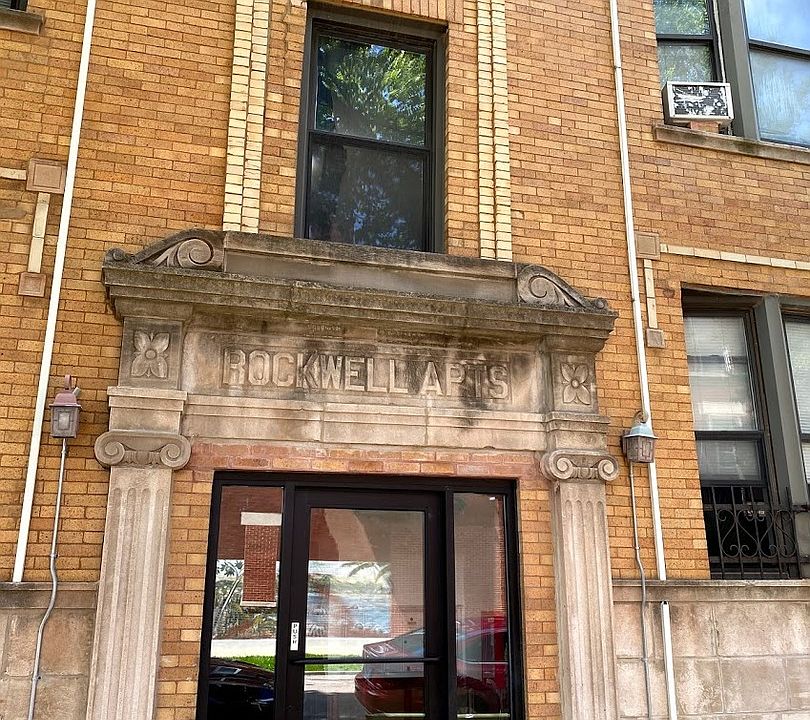 1st image of 952 N Rockwell St #2