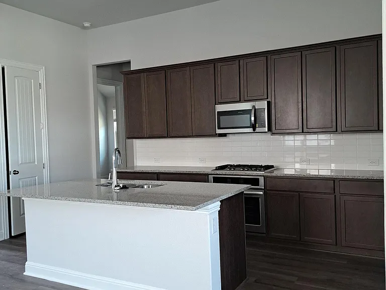 260 Jefferson Dr — Photo 5