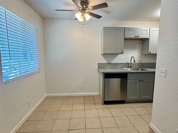 5th image of 260 Boulder Creek Dr #4