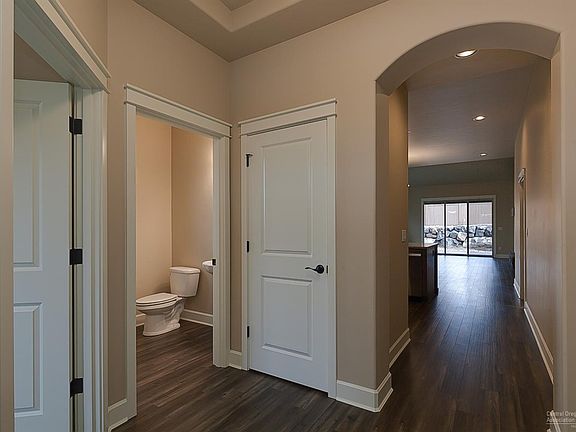 3rd image of 884 NE Steins Pillar Dr Lot 94